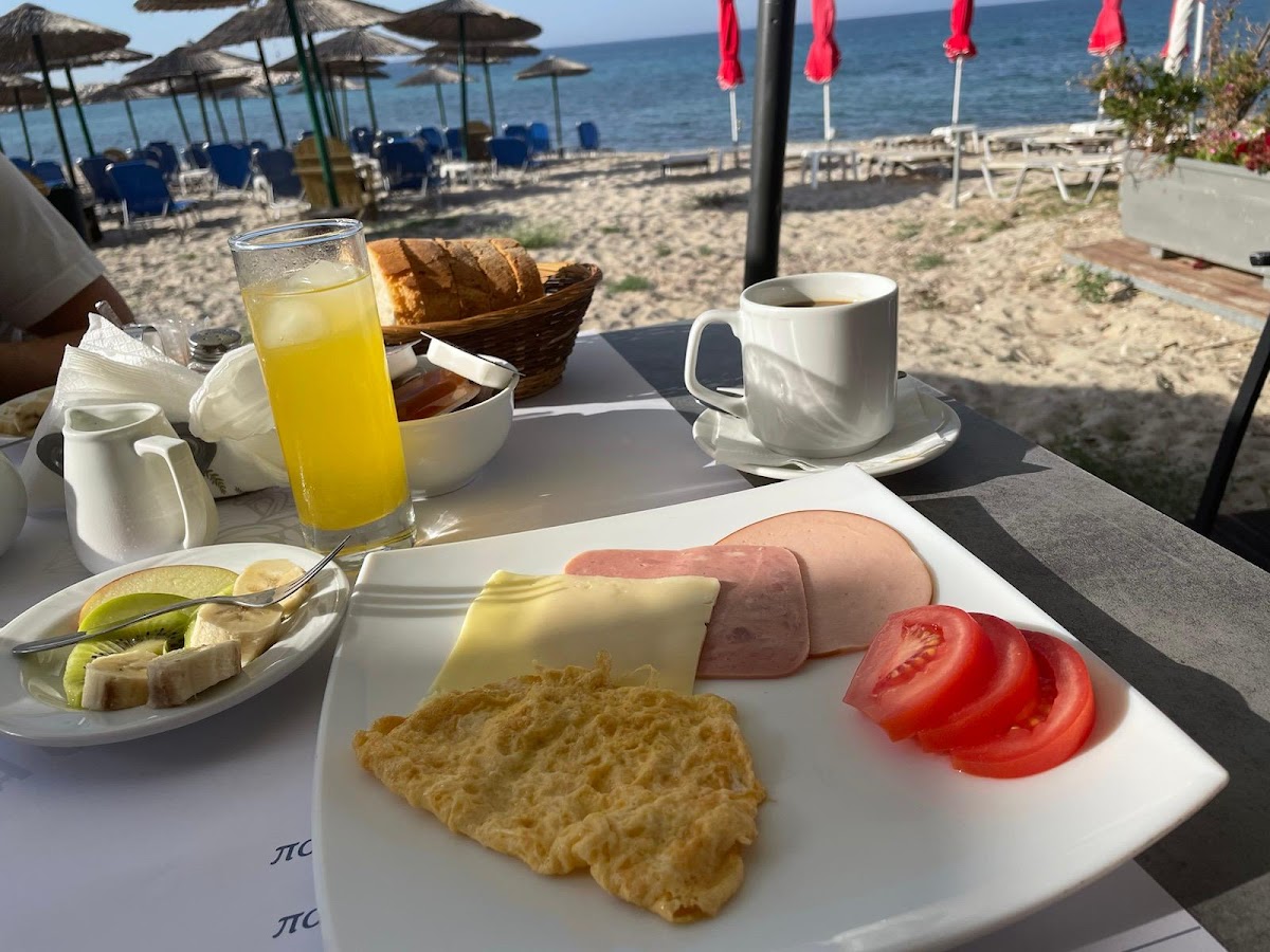 Vythos Beach Bar photo 10