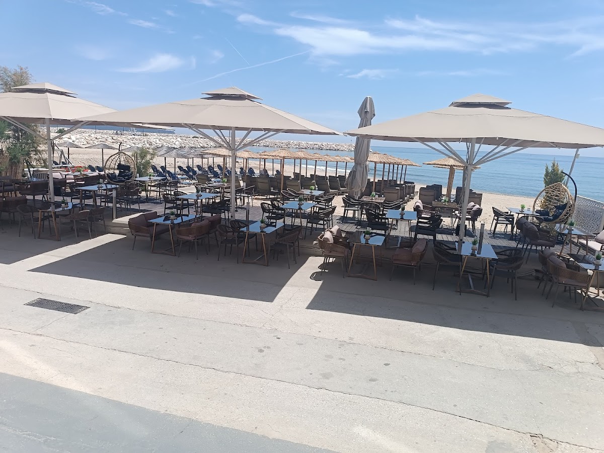 Vythos Beach Bar photo 4